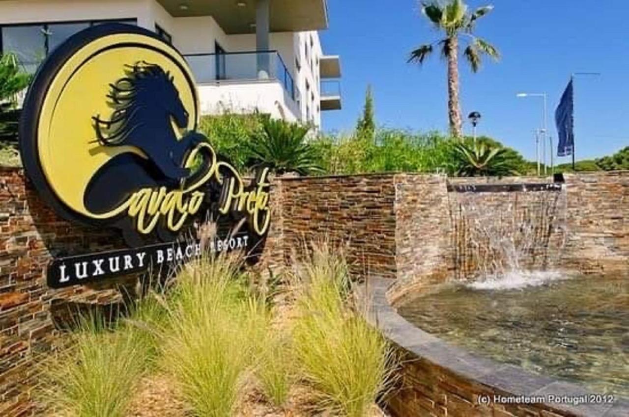 Apartamentos Cavalo Preto Beach Resort 奎特里拉 外观 照片